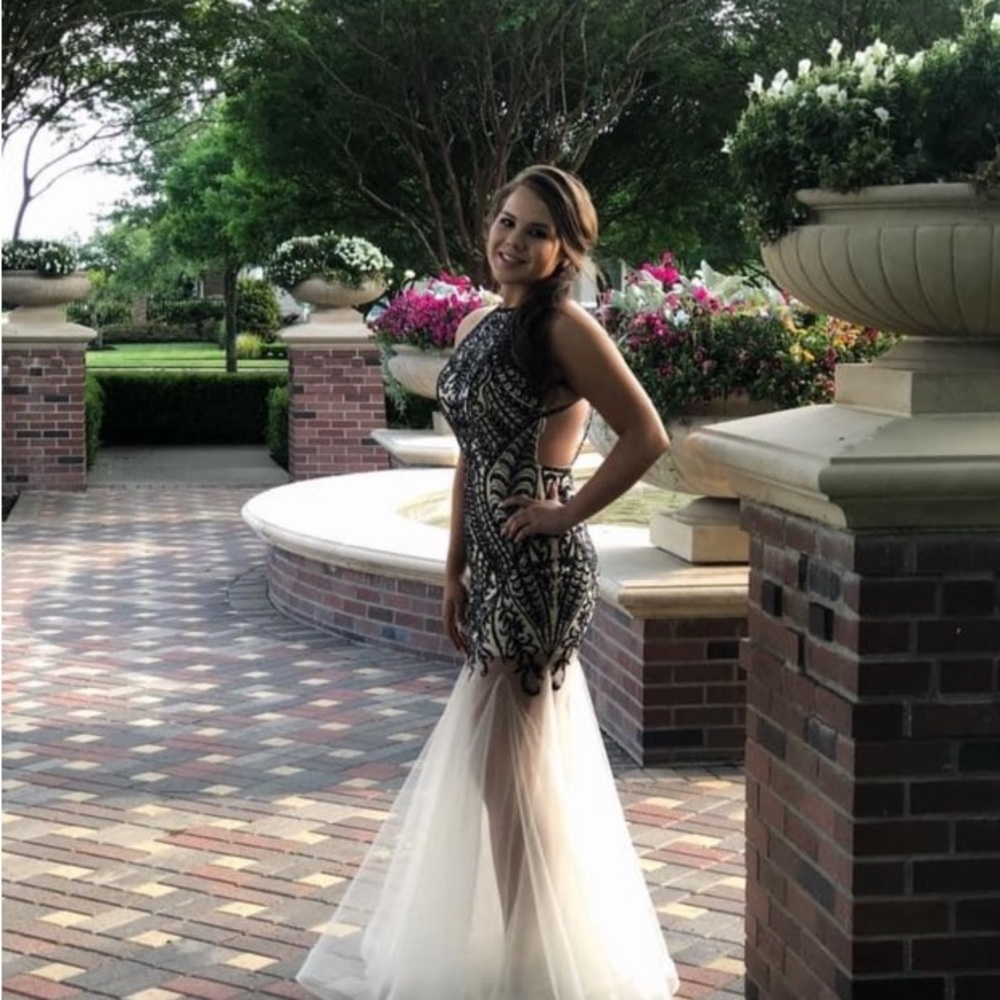 Prom dress - Picture 3 of 3